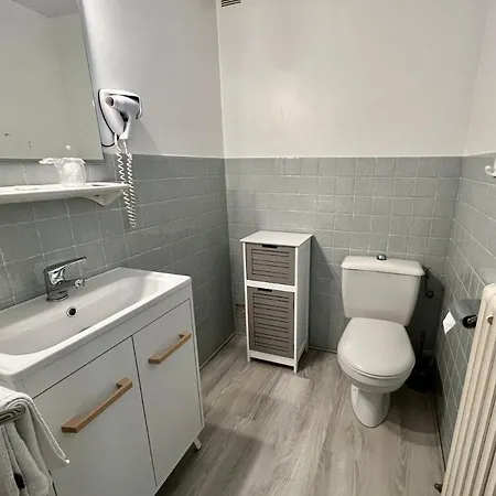 Отель L'etape Вильнёв-Лубе